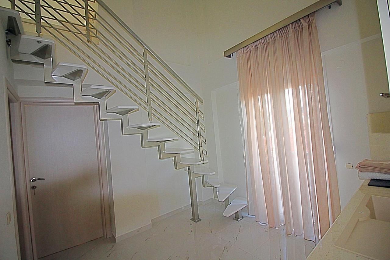 Sky Rays Luxury Apartments Nikiti  Buitenkant foto
