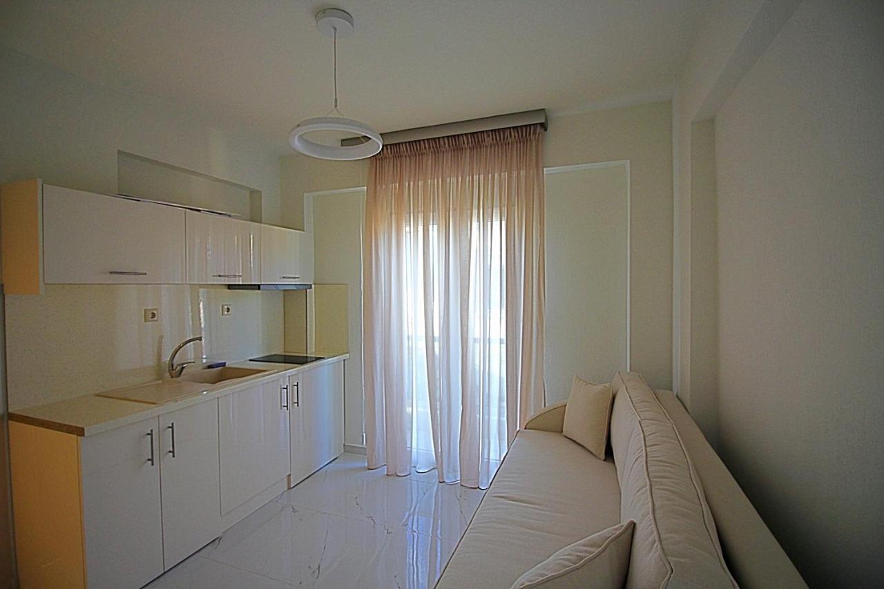 Sky Rays Luxury Apartments Nikiti  Buitenkant foto