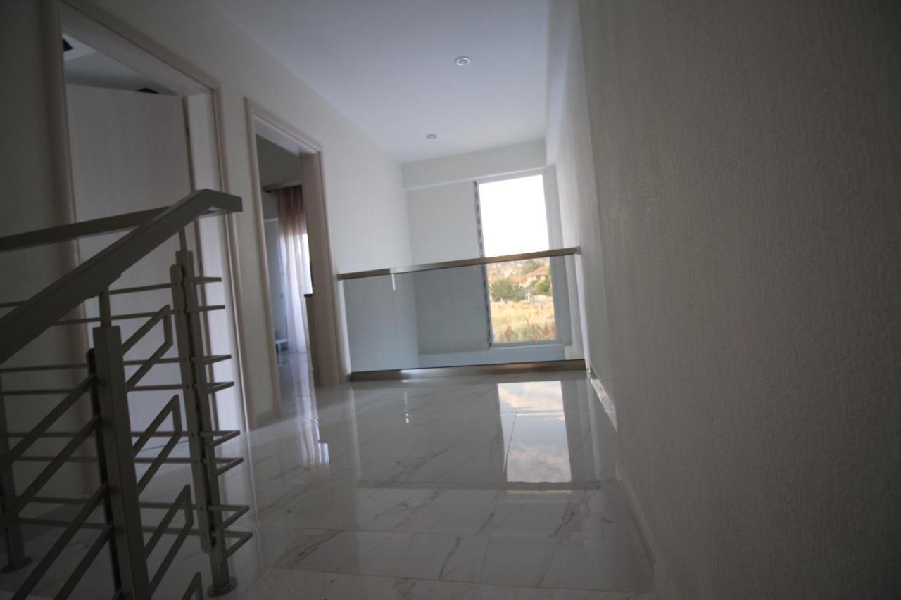 Sky Rays Luxury Apartments Nikiti  Buitenkant foto